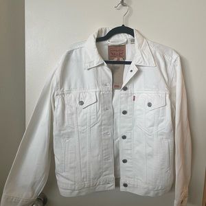 Levi’s white denim jacket medium